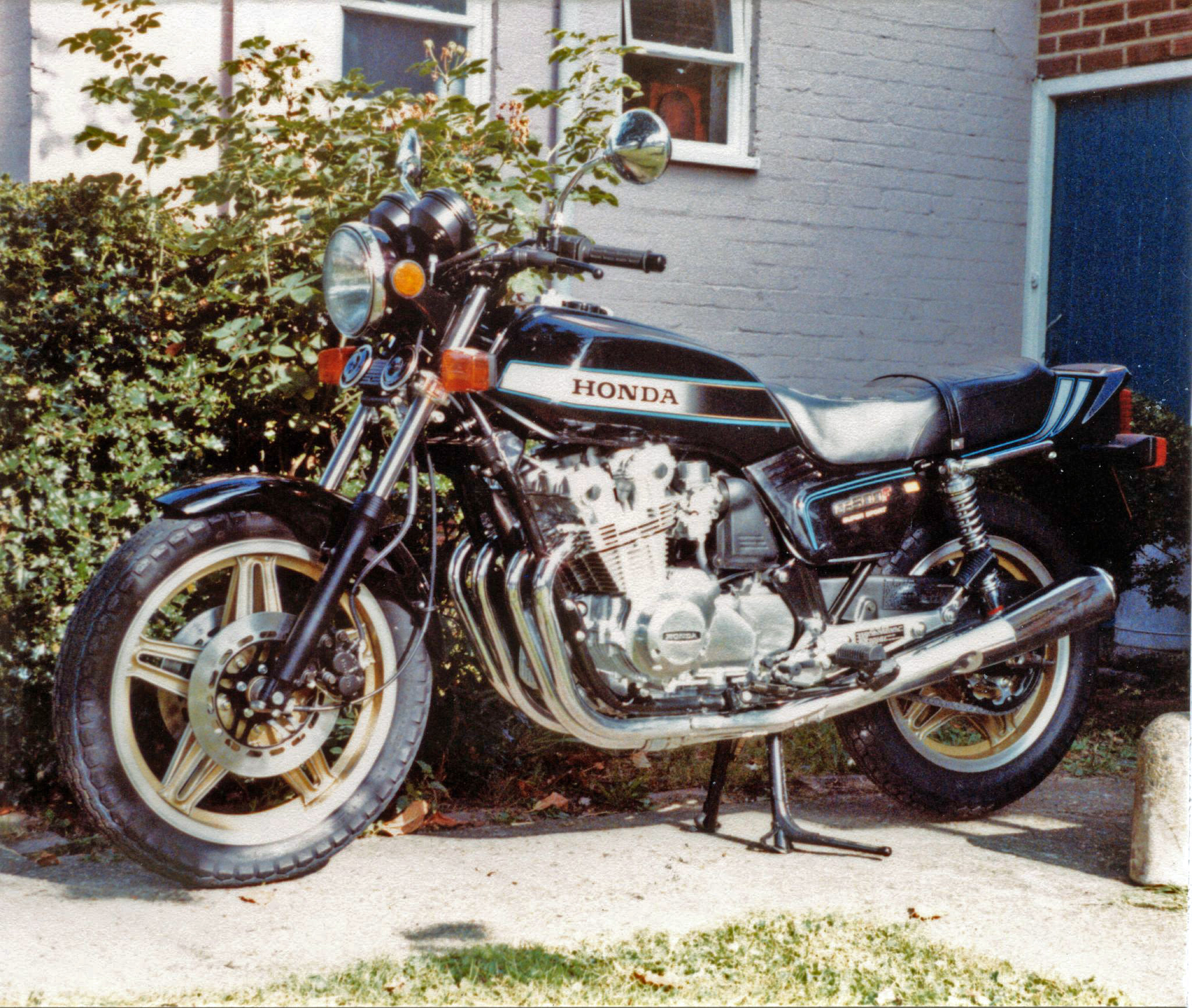 Honda CB 900 F 2 Bol d`Or 1983 photo - 1